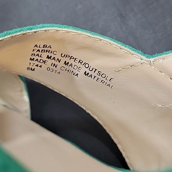 NINE WEST BLOCK HEEL PEEP TOE ADJUSTABLE BUCKLE CLOSURE SANDAL - Picture 14 of 15